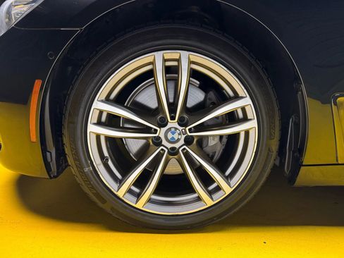 Used 2016 BMW 740i image 10