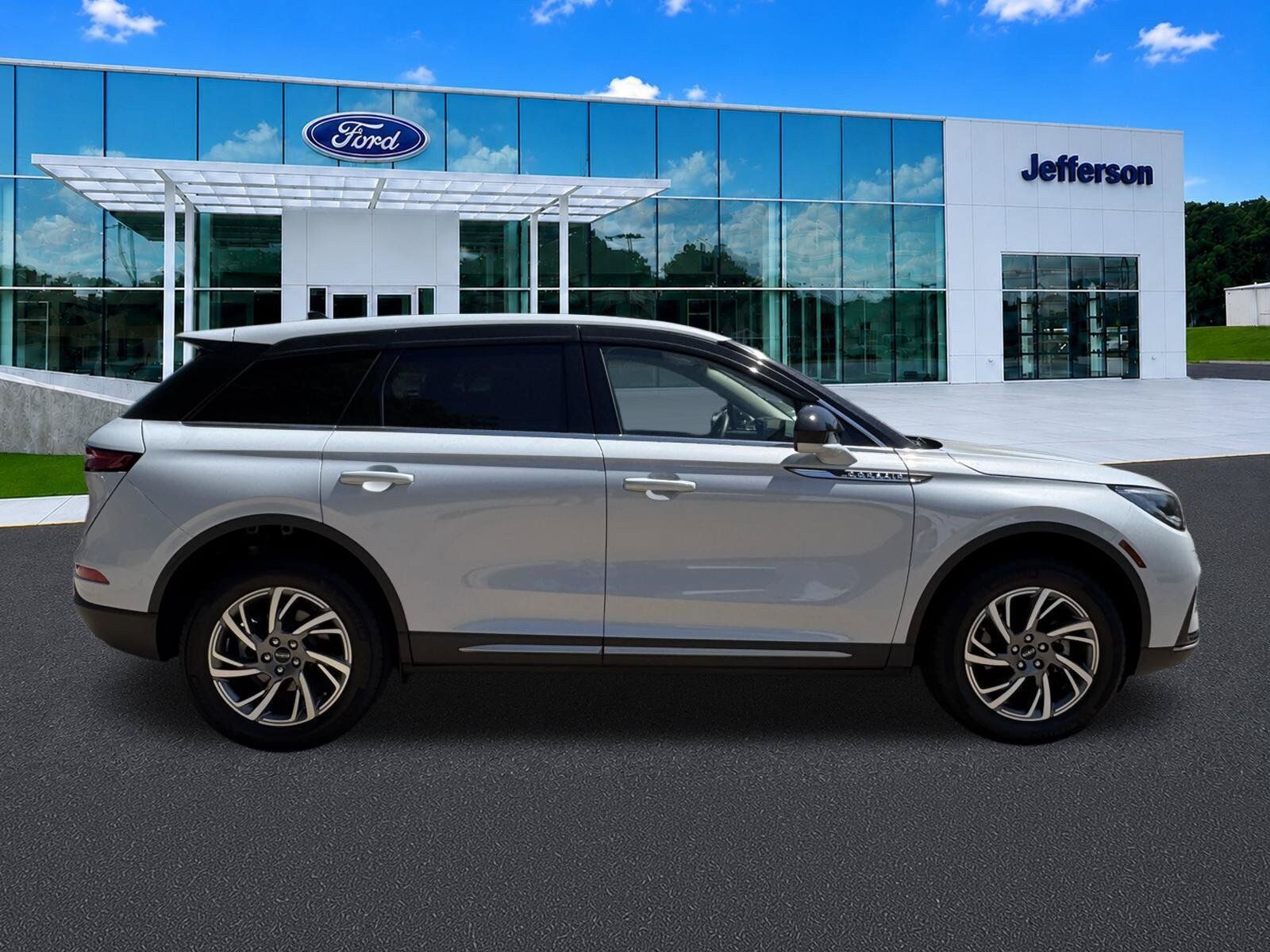 Used 2025 Lincoln Corsair FWD image 8
