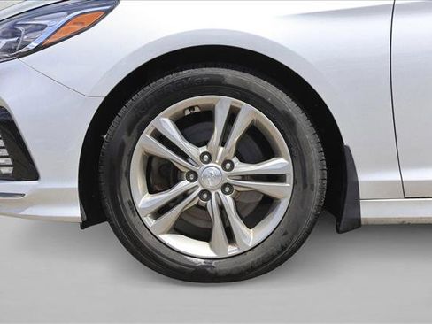 Used 2019 Hyundai Sonata Limited w/ Ultimate Package 04 FWD image 9