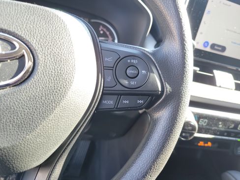 Used 2023 Toyota RAV4 XLE FWD image 28