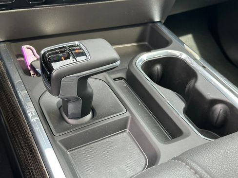Used 2025 Chevrolet Silverado 1500 LT Trail Boss w/ Convenience Package II AWD/4WD image 30