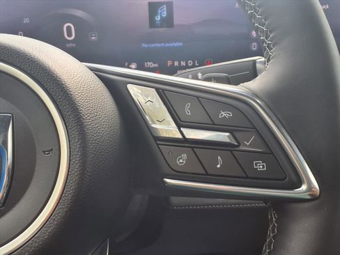 Used 2025 Buick Enclave Preferred w/ Power Package image 11