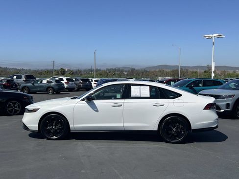 Certified 2025 Honda Accord SE image 2