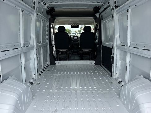 New 2026 RAM ProMaster 2500 w/ Quick Order Package 22G SLT image 15