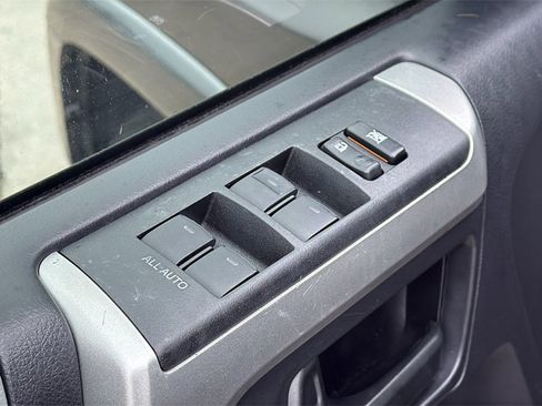 Used 2011 Toyota 4Runner SR5 image 11