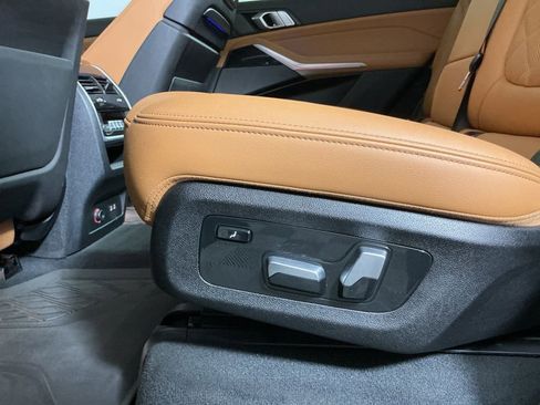 Certified 2024 BMW X7 xDrive40i w/ M Sport Package image 27