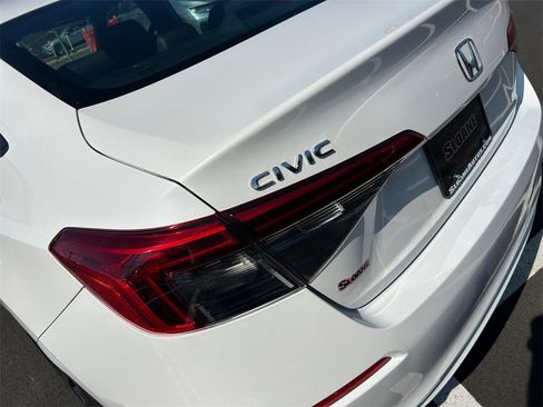 Used 2024 Honda Civic Sport image 15