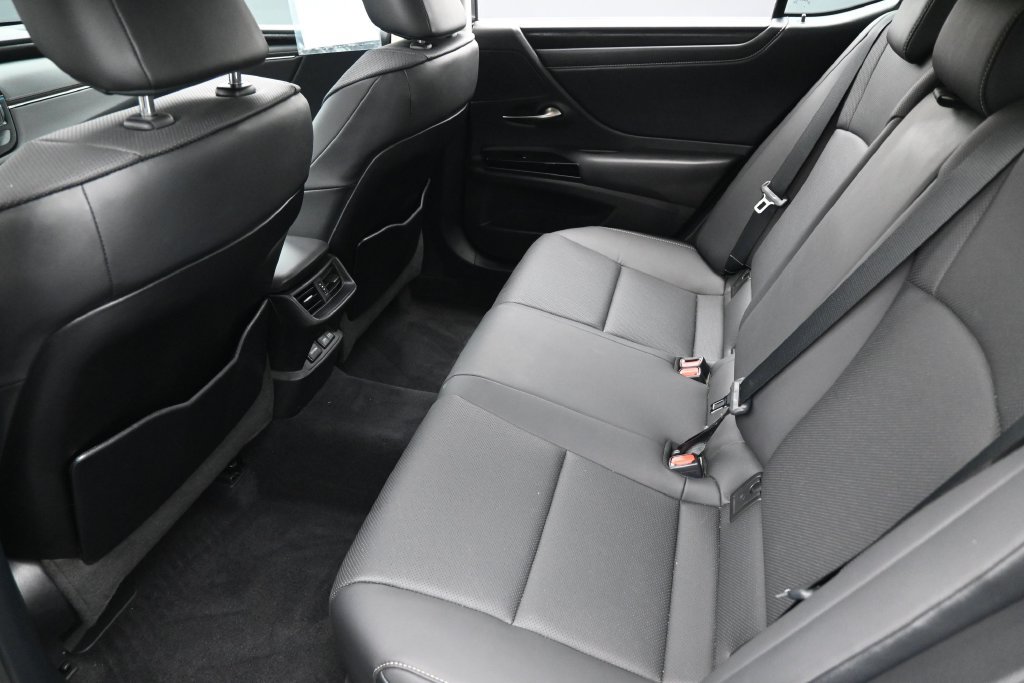 Used 2022 Lexus ES 350 w/ ES 350 Ultra Luxury Package FWD image 19