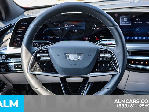 Used 2025 Cadillac Lyriq Luxury image 28