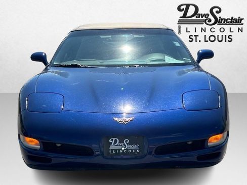 Used 2004 Chevrolet Corvette Convertible w/ Preferred Equipment Group RWD image 8