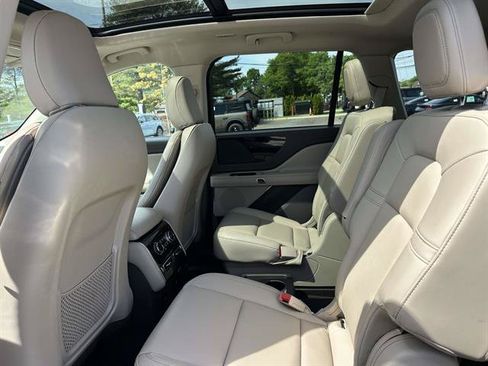 Certified 2022 Lincoln Aviator AWD w/ Premium Package image 31