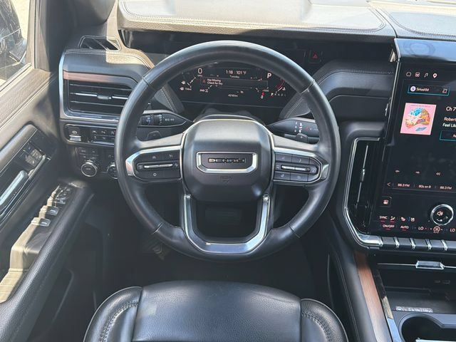 Used 2025 GMC Yukon Denali AWD/4WD image 26