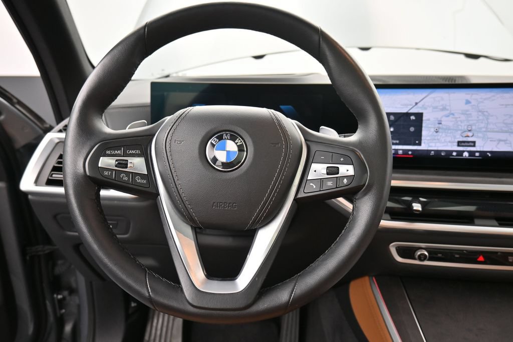 Used 2024 BMW X5 xDrive40i w/ Parking Assistance Package AWD/4WD image 11