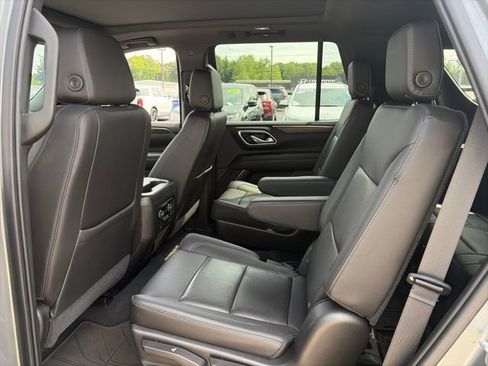 Used 2021 Chevrolet Tahoe Z71 w/ Z71 Signature Package AWD/4WD image 12