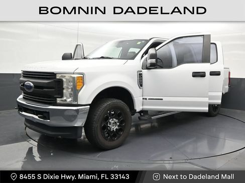Used 2019 Ford F250 XL w/ Power Equipment Group AWD/4WD image 1