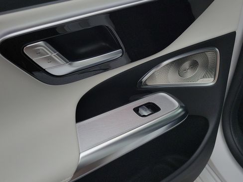 New 2026 Mercedes-Benz E 53 AMG e 4MATIC Sedan image 12