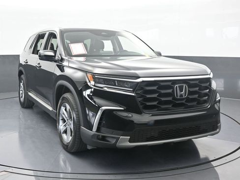 Used 2025 Honda Pilot EX-L image 9