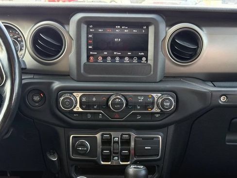 Used 2019 Jeep Wrangler Unlimited Sport S AWD/4WD image 21