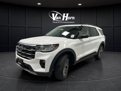 Used 2026 Ford Explorer Active w/ Active Comfort Package AWD/4WD image 3