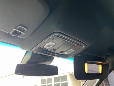 Used 2022 GMC Sierra 1500 SLT w/ SLT Convenience Package image 34