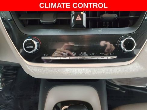 Used 2020 Toyota Corolla LE image 20