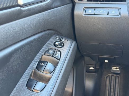 Used 2025 Nissan Altima 2.5 SV image 23