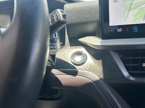 Certified 2025 Ford Explorer Platinum RWD image 25