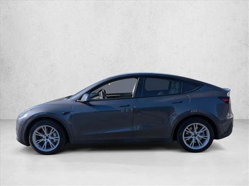 Used 2023 Tesla Model Y Long Range image 8