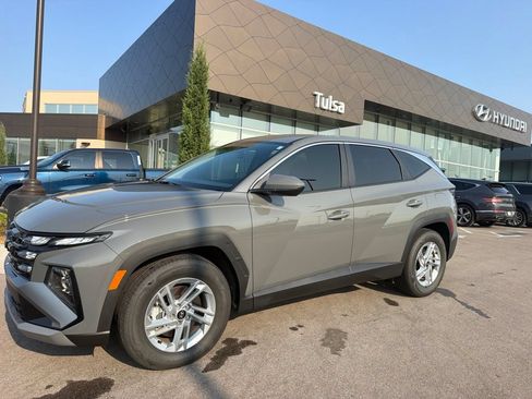 Certified 2026 Hyundai Tucson SE FWD image 1