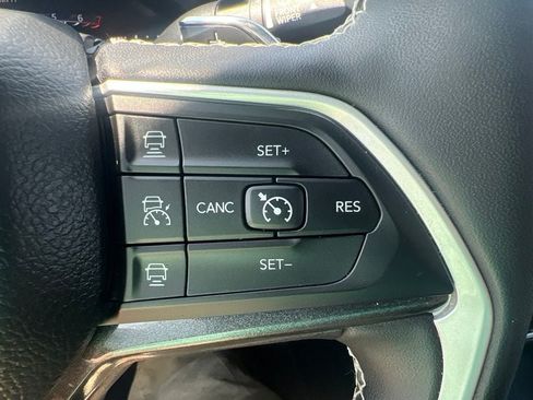 Used 2023 Jeep Grand Cherokee Altitude AWD/4WD image 26
