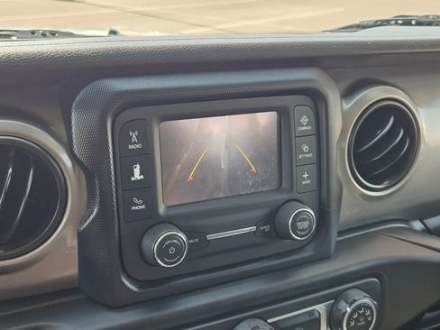 Used 2020 Jeep Wrangler Sport AWD/4WD image 18