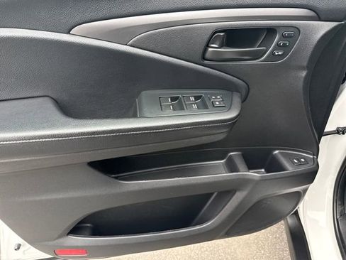 Used 2023 Honda Passport EX-L image 9