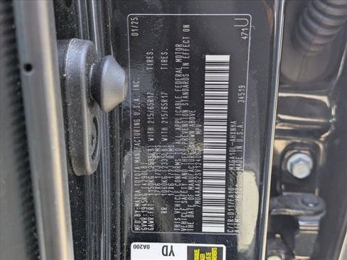 Used 2025 Toyota Corolla Cross L FWD image 24