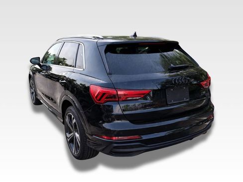 Used 2023 Audi Q3 2.0T Premium Plus w/ Premium Plus Package image 3