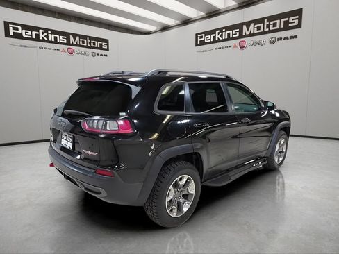 Used 2019 Jeep Cherokee Trailhawk AWD/4WD image 5