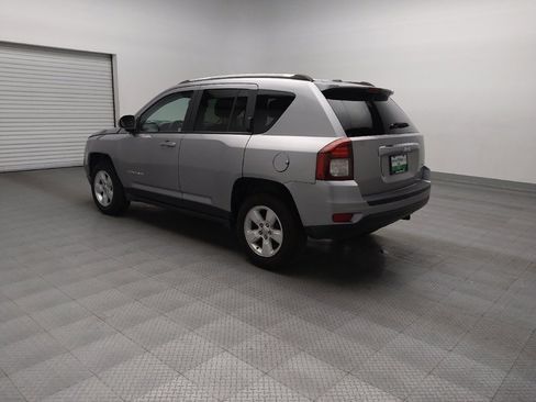 Used 2016 Jeep Compass Latitude image 5
