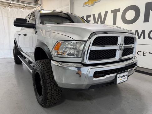 Used 2018 RAM 2500 Tradesman w/ Chrome Appearance Group AWD/4WD image 40