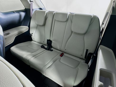 Used 2025 Kia Carnival SX Prestige FWD image 30