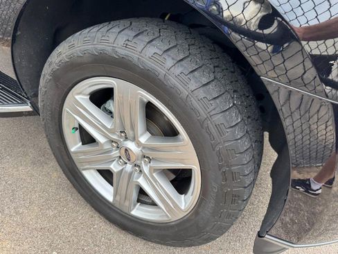 Used 2020 Ford Expedition XLT w/ Equipment Group 202A image 4