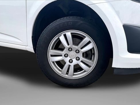 Used 2016 Chevrolet Sonic LT image 2