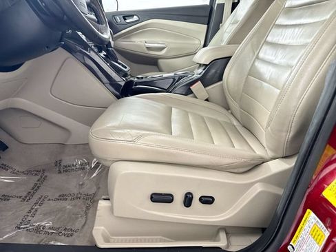Used 2015 Ford Escape Titanium w/ Equipment Group 301A FWD image 22