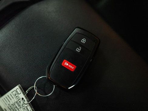 Used 2024 Toyota Prius XLE FWD image 21
