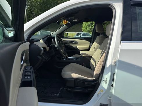Used 2022 Chevrolet Traverse LS FWD image 20
