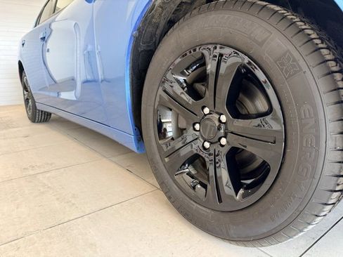 Used 2019 Dodge Charger SXT image 10