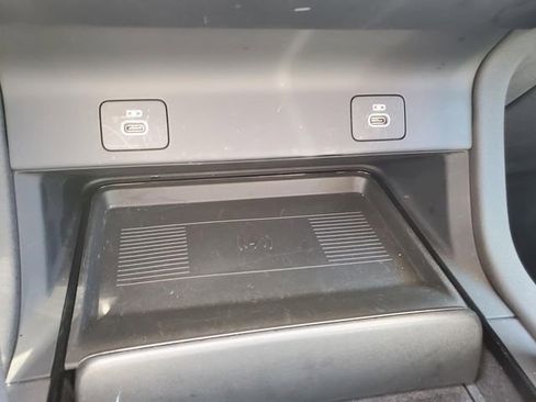 Used 2025 Land Rover Discovery Sport S image 24