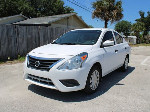Used 2018 Nissan Versa S FWD image 21