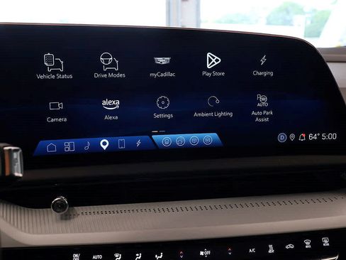 Used 2025 Cadillac Optiq Sport 2 w/ LPO, Floor Liner Package AWD/4WD image 15
