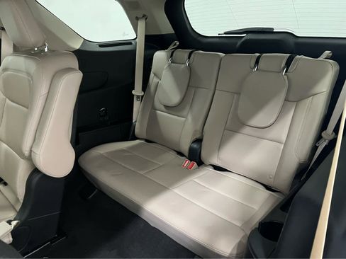 Used 2024 Ford Explorer XLT w/ Equipment Group 202A image 33