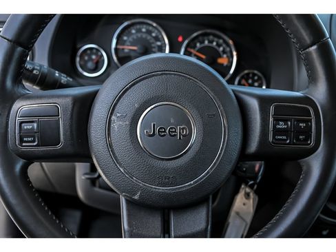 Used 2014 Jeep Compass Latitude AWD/4WD image 21