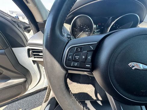 Used 2020 Jaguar F-PACE Premium AWD/4WD image 19